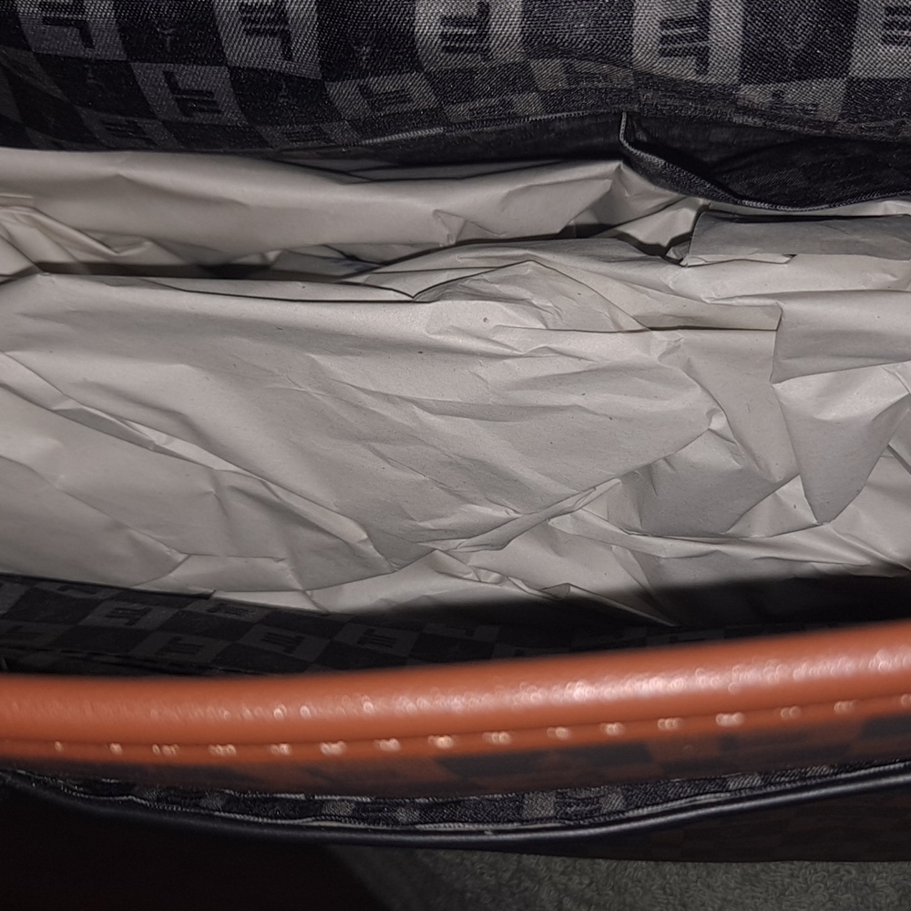 Purse - Picture 3 of 4